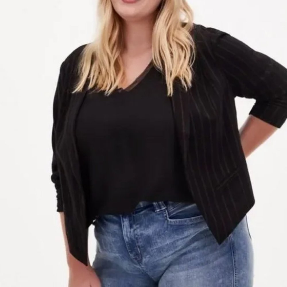 Torrid Blazer Women’s Large Black Stripe Twill Cutaway Jacket NWT 3 3X NWT